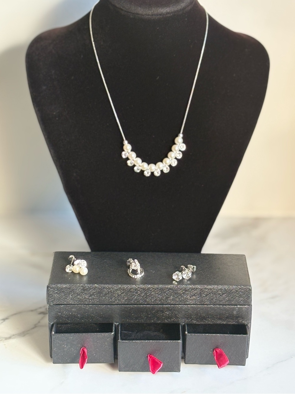 Avon Bridal Pearl & Rhinestone Necklace & 3 Earrings Wardrobe Box Set NWOT